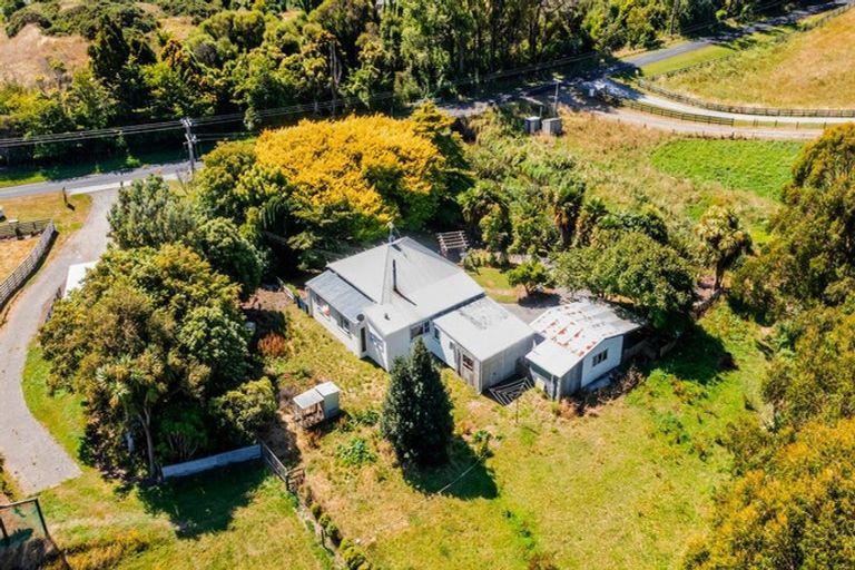 Photo of property in 210 Turuturu Road, Hawera, 4674
