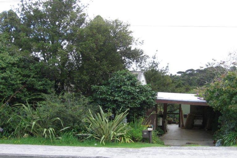 Photo of property in 29 Island Bay Road, Beach Haven, Auckland, 0626