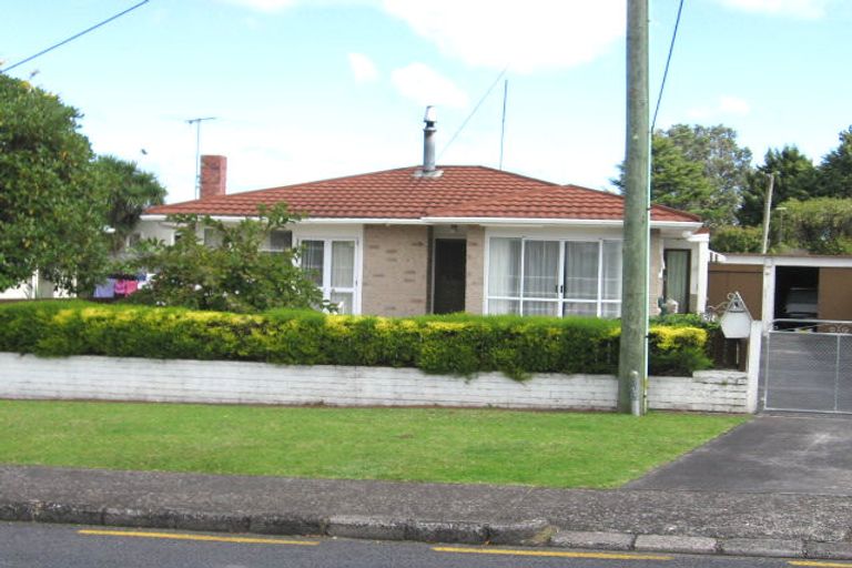 Photo of property in 31 Neil Avenue, Te Atatu Peninsula, Auckland, 0610