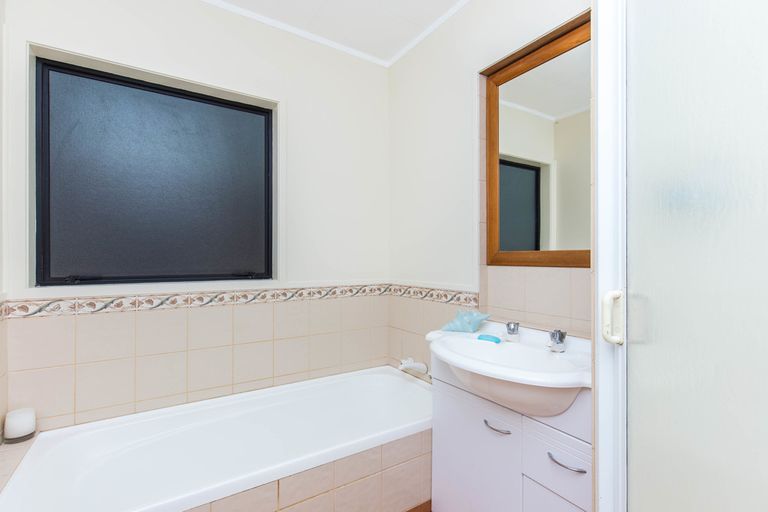 Photo of property in 304 Huia Road, Titirangi, Auckland, 0604