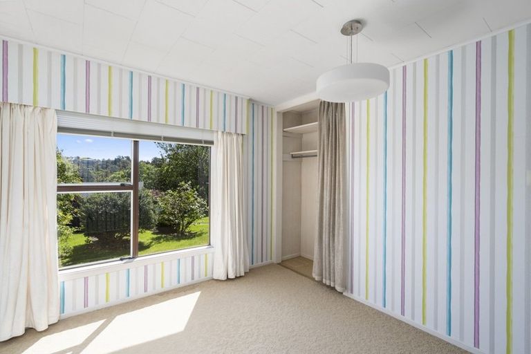 Photo of property in 102 Awanui Street, Merrilands, New Plymouth, 4312