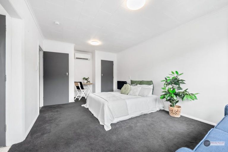 Photo of property in 1/26 Deller Grove, Silverstream, Upper Hutt, 5019