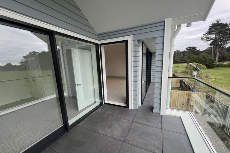 Photo of property in 2/142 Marine Parade, New Brighton, Christchurch, 8083