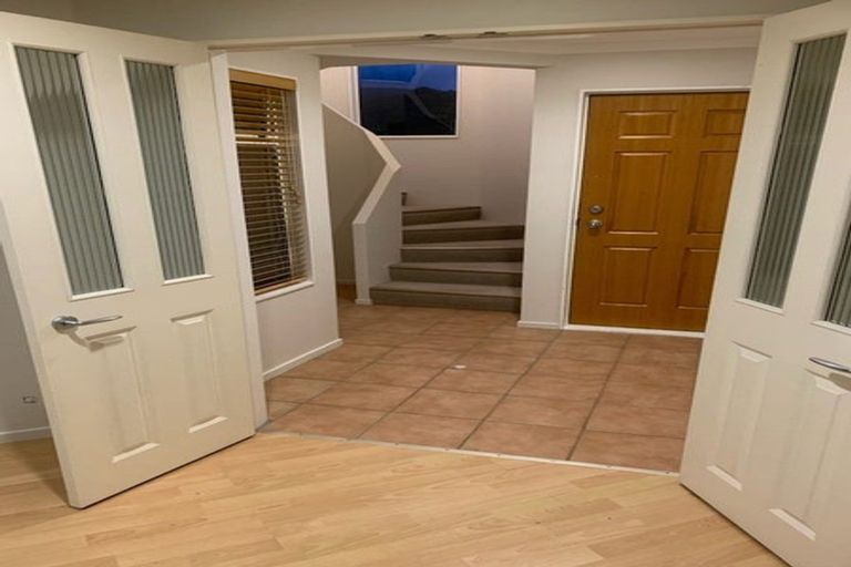 Photo of property in 122 Raumati Road, Raumati Beach, Paraparaumu, 5032