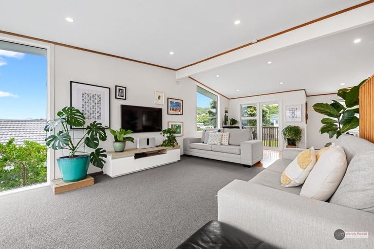 Photo of property in 92b Dowse Drive, Maungaraki, Lower Hutt, 5010