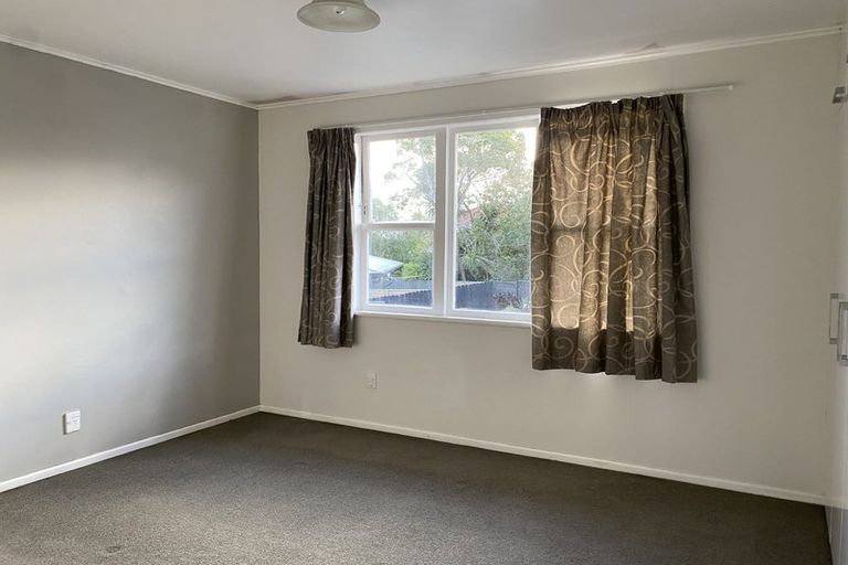 Photo of property in 25 Hutchinsons Road, Bucklands Beach, Auckland, 2014