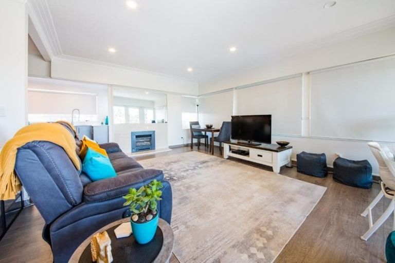 Photo of property in 81a Stanley Point Road, Stanley Point, Auckland, 0624