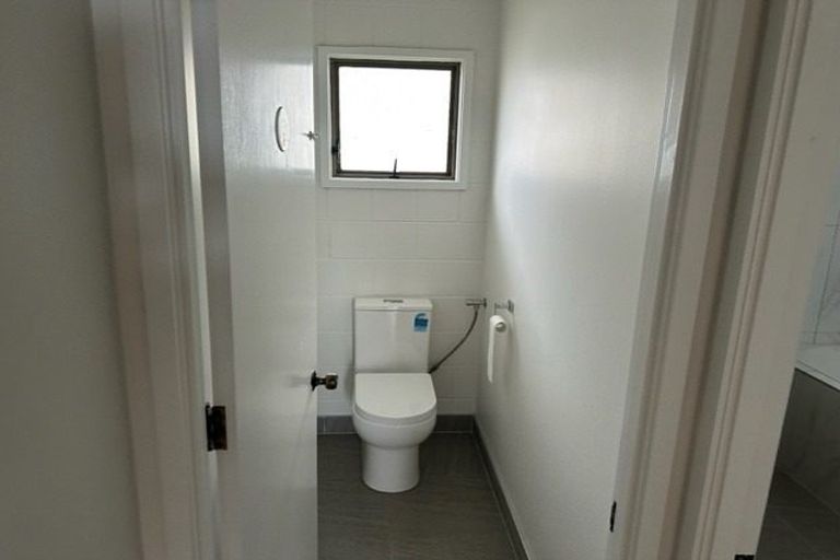 Photo of property in 258 Glamorgan Drive, Northcross, Auckland, 0630