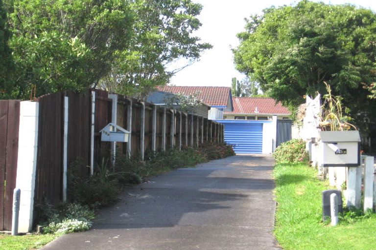 Photo of property in 1/15 Larissa Avenue, Henderson, Auckland, 0610