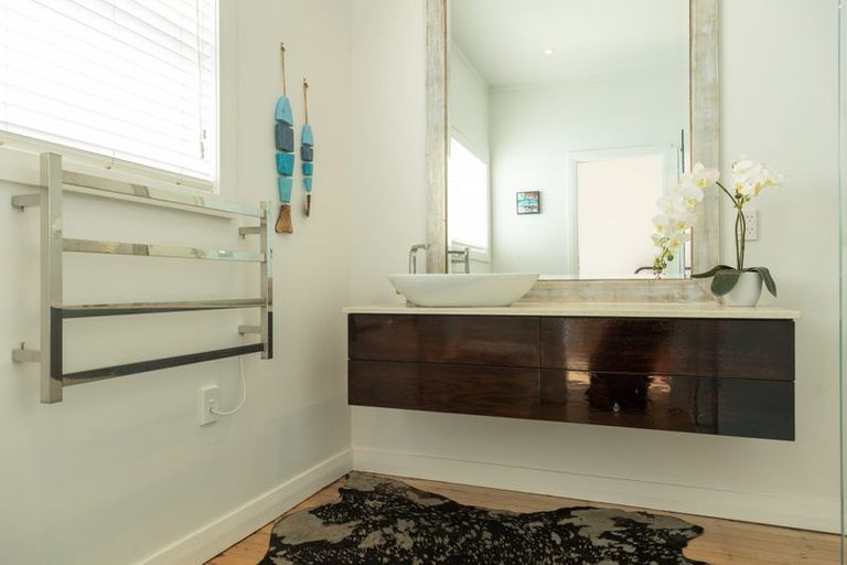 Photo of property in 89 Centennial Drive, Whitianga, 3510