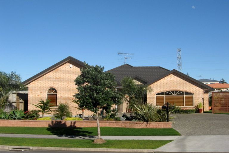 Photo of property in 15 Norm Pellow Drive, Manurewa, Auckland, 2105