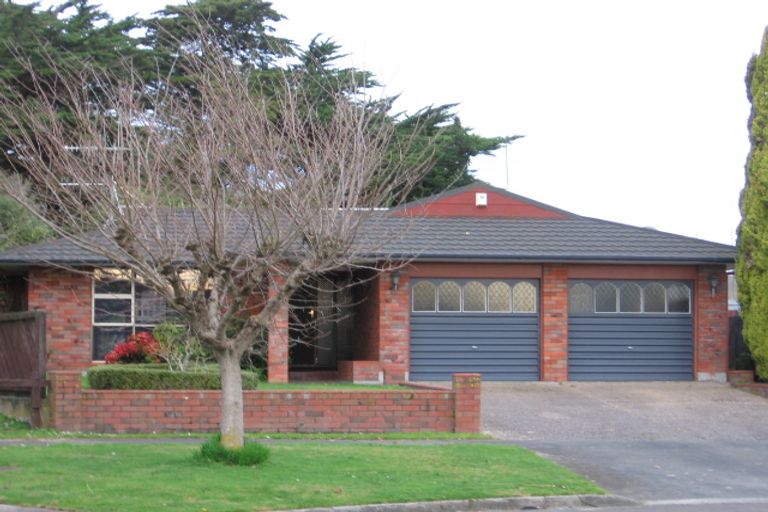 Photo of property in 30 Hind Place, Hokowhitu, Palmerston North, 4410