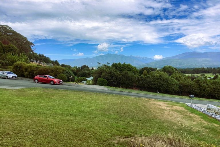 Photo of property in 25 Arapeta Place, Takaka, 7110