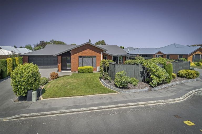 Photo of property in 12 Highwood Lane, Burnside, Christchurch, 8053