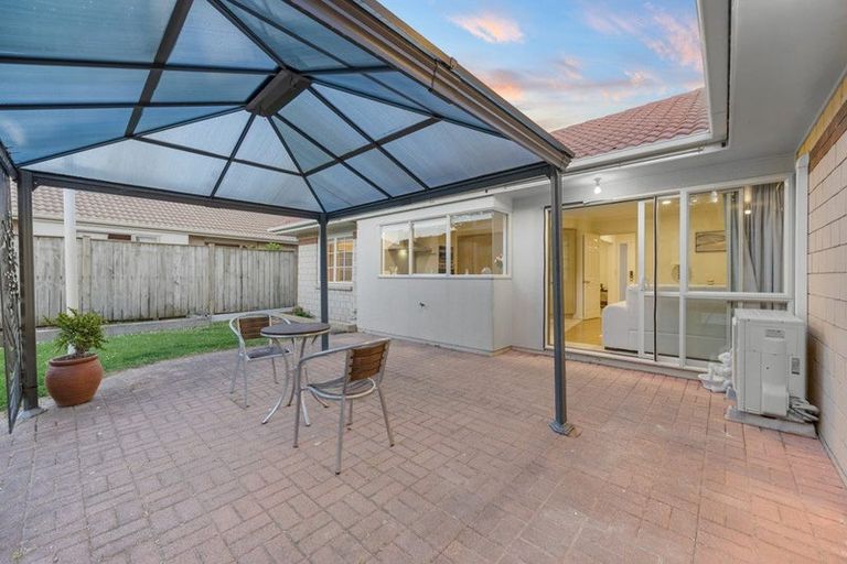 Photo of property in 8 William Woods Court, Flat Bush, Auckland, 2016