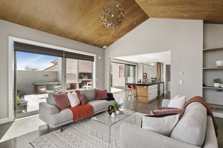 Photo of property in 22 Central Terrace, Kelburn, Wellington, 6012