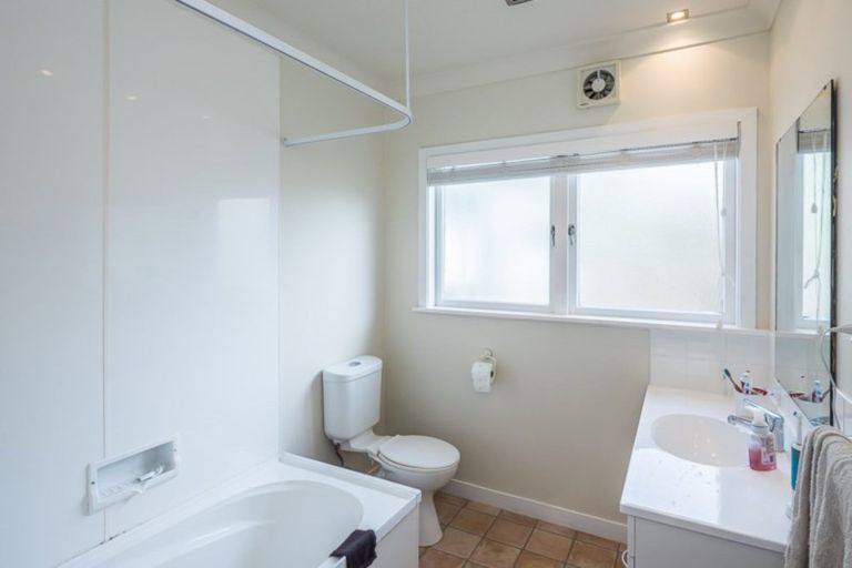 Photo of property in 12 Sunny Glen, Waikanae, 5036