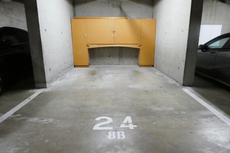 Photo of property in Montreaux Apartments, 8b/164 The Terrace, Wellington Central, Wellington, 6011