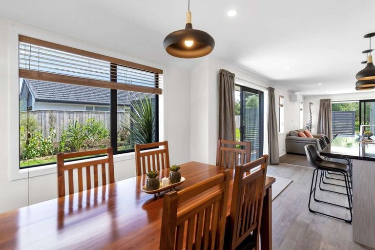 Photo of property in 68 Feist Street, Carterton, 5713