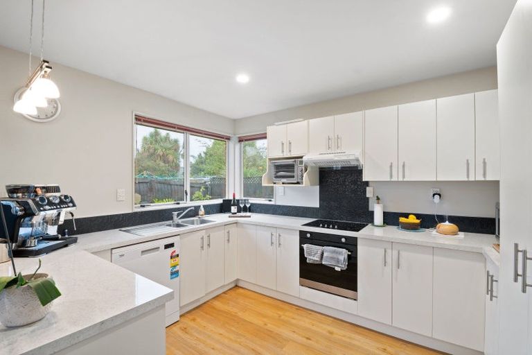 Photo of property in 5 Rosefield Lane, Northcote, Christchurch, 8052