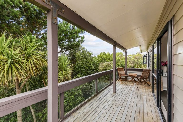 Photo of property in 18 Jasmine Grove, Maungaraki, Lower Hutt, 5010