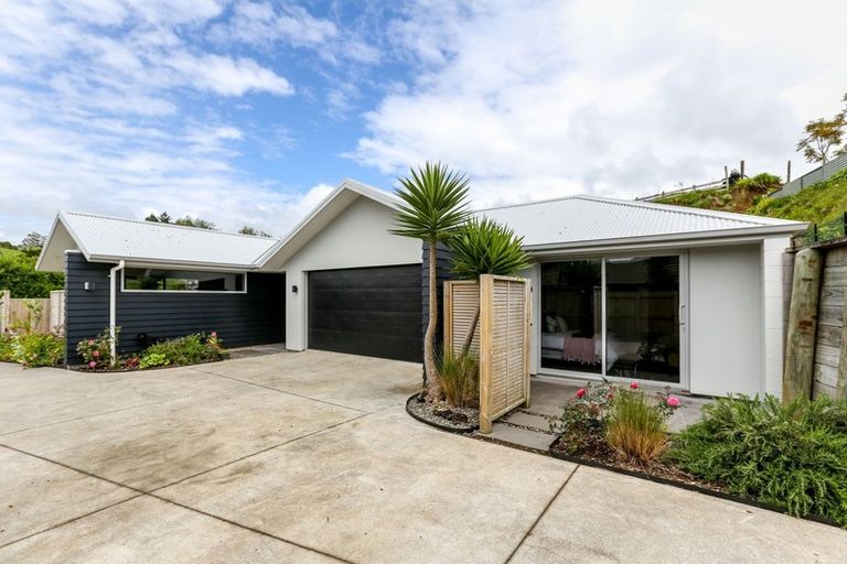 Photo of property in 17a Heta Road, Highlands Park, New Plymouth, 4312