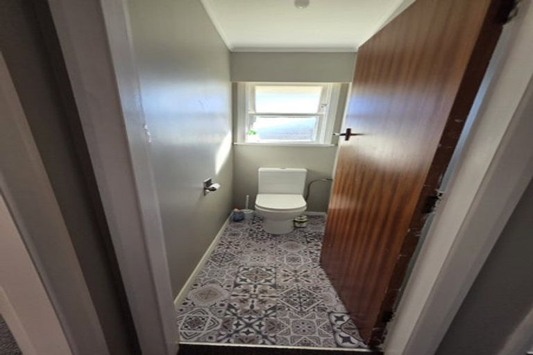Photo of property in 52 Karaka Crescent, Levin, 5510