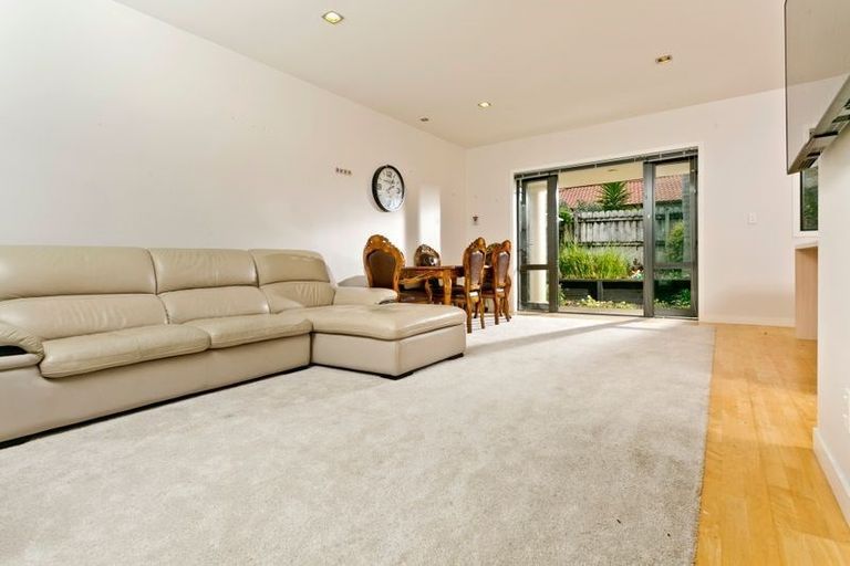 Photo of property in Point Ridge, 19/130 Gills Road, Albany Heights, Auckland, 0632