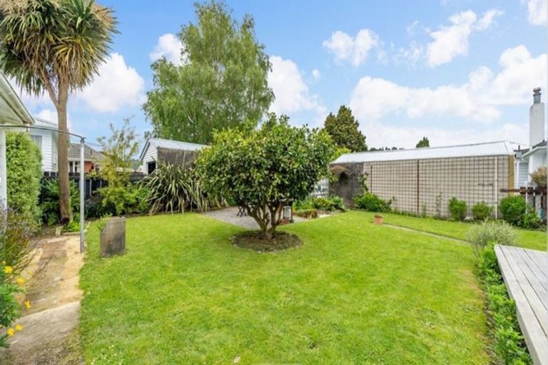 Photo of property in 28 Henry Street, Ebdentown, Upper Hutt, 5018