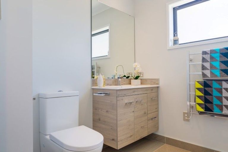 Photo of property in 2 Poaka Road, Hobsonville, Auckland, 0616