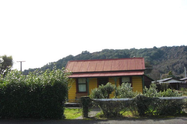 Photo of property in 115 Buller Road, Reefton, 7830