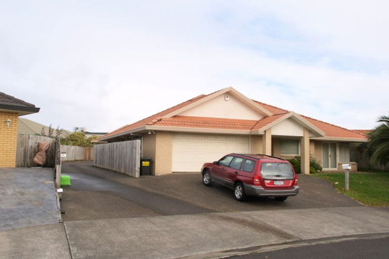 Photo of property in 2b Fencotie Place, Northpark, Auckland, 2013