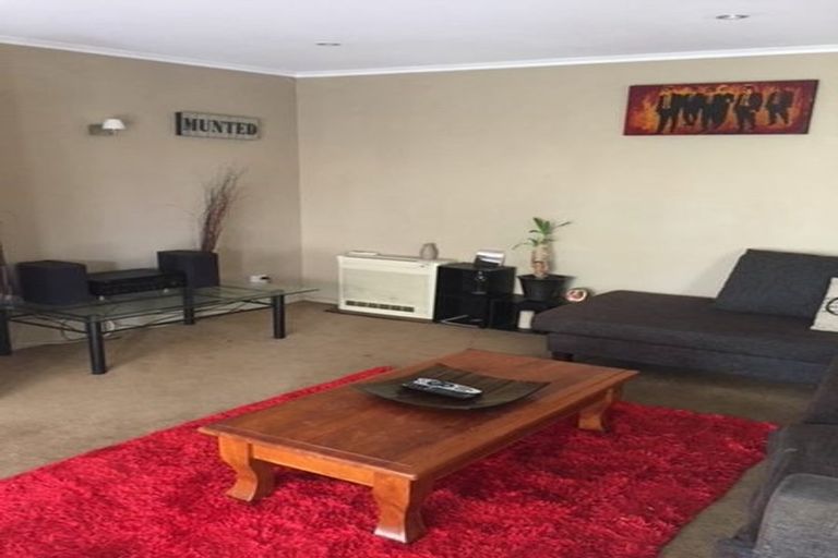 Photo of property in 12 Ladbrokes Place, Fendalton, Christchurch, 8052