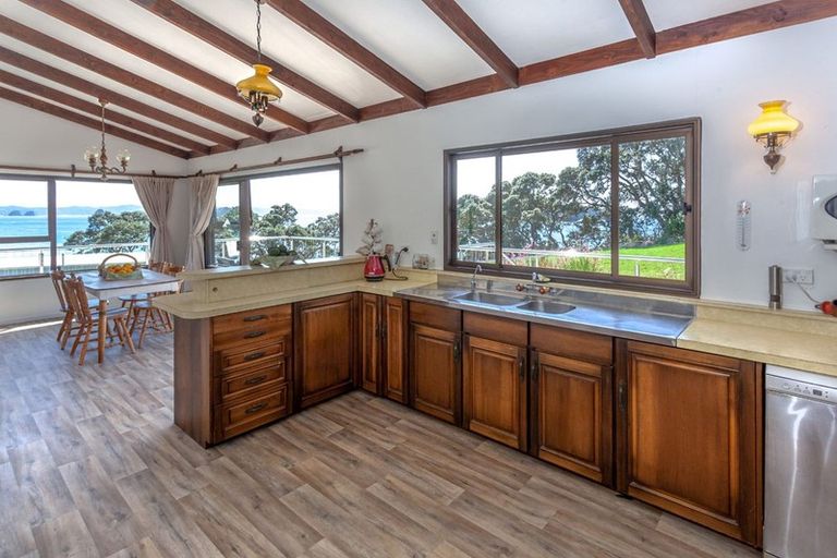 Photo of property in 6 Margaret Place, Hahei, Whitianga, 3591