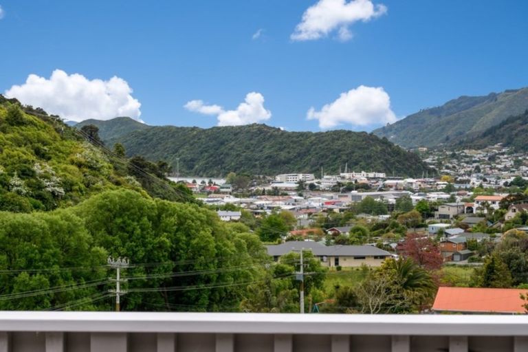 Photo of property in 18 Webster Place, Picton, 7220