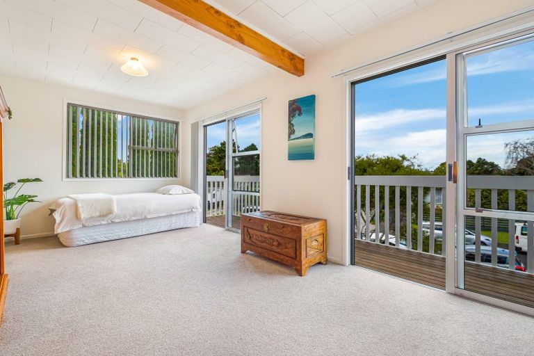 Photo of property in 37 Fitzwater Place, Henderson, Auckland, 0612