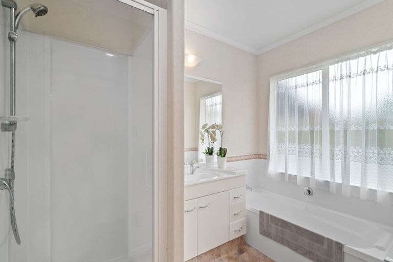 Photo of property in 18 Primrose Place, Papamoa Beach, Papamoa, 3118