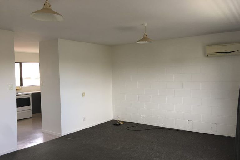 Photo of property in 5 Brockworth Place, Riccarton, Christchurch, 8011