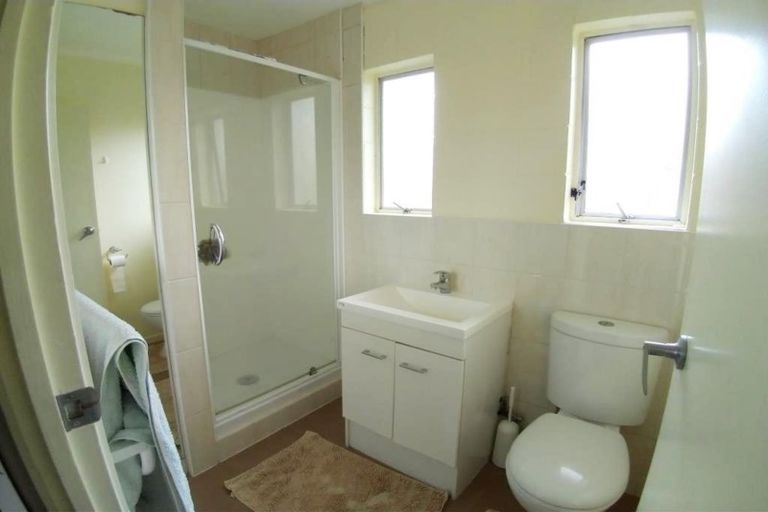 Photo of property in 2/138 Rangatira Road, Beach Haven, Auckland, 0626