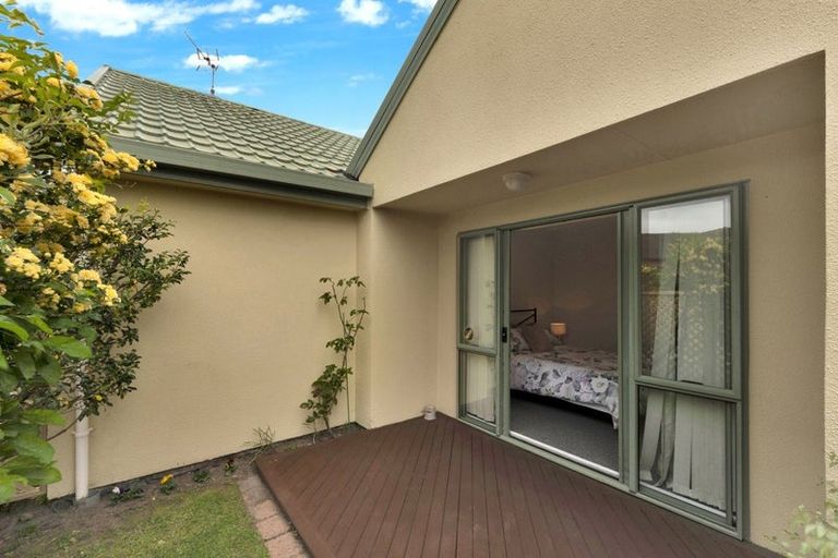 Photo of property in 9/90 Hawke Street, New Brighton, Christchurch, 8083