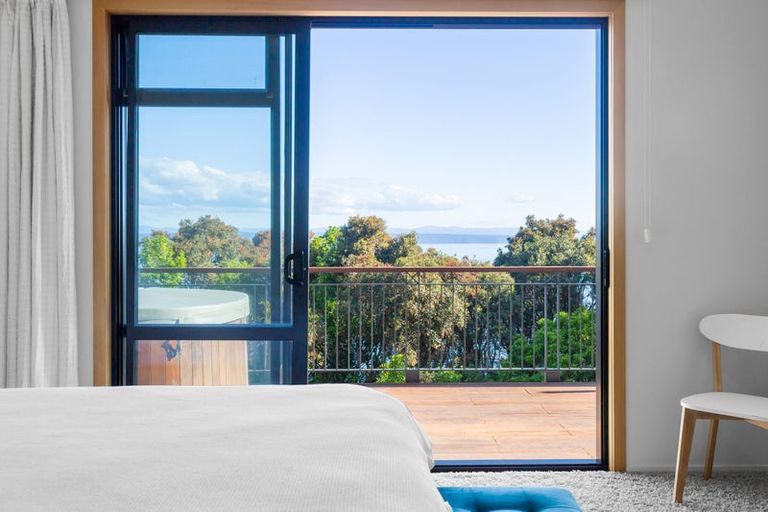 Photo of property in 3 Whakamoenga Point, Acacia Bay, Taupo, 3385