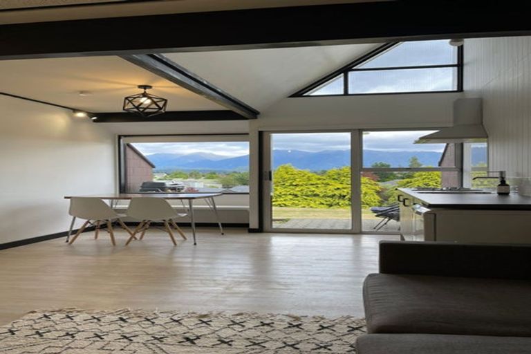 Photo of property in 3 Burnby Place, Te Anau, 9679
