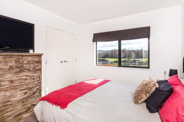 Photo of property in 120 Kinloch Road, Kinloch, Taupo, 3377