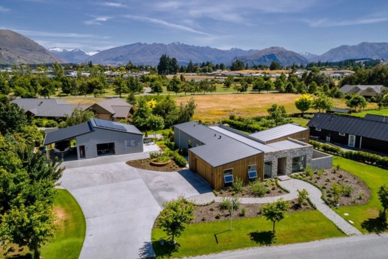 Photo of property in 17 Mountain View Drive, Wanaka, 9382