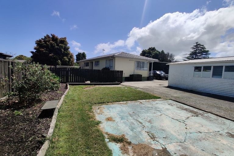 Photo of property in 18 Lipton Grove, Opaheke, Papakura, 2113