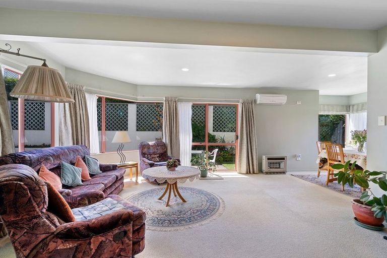 Photo of property in 2/5 Richmond Street, Fitzroy, New Plymouth, 4312