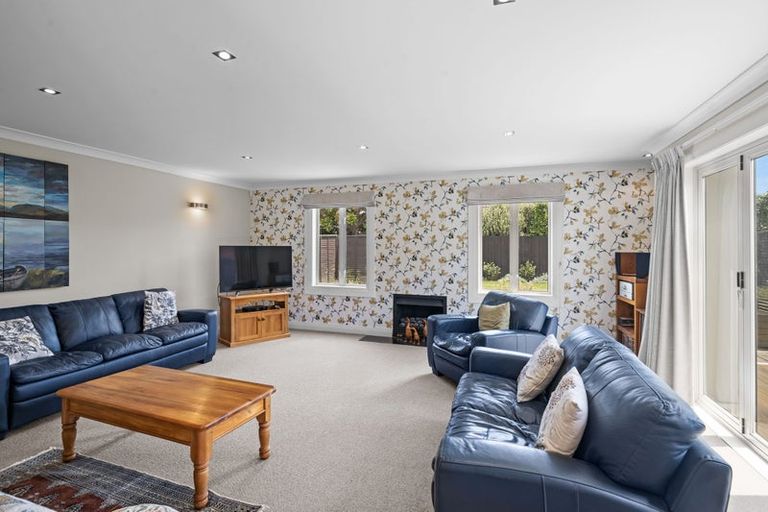 Photo of property in 47 Berkshire Drive, Avonhead, Christchurch, 8042