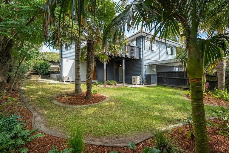 Photo of property in 36 Aldern Road, Massey, Auckland, 0614