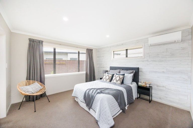 Photo of property in 7 Lorenzo Place, Kelvin Grove, Palmerston North, 4414