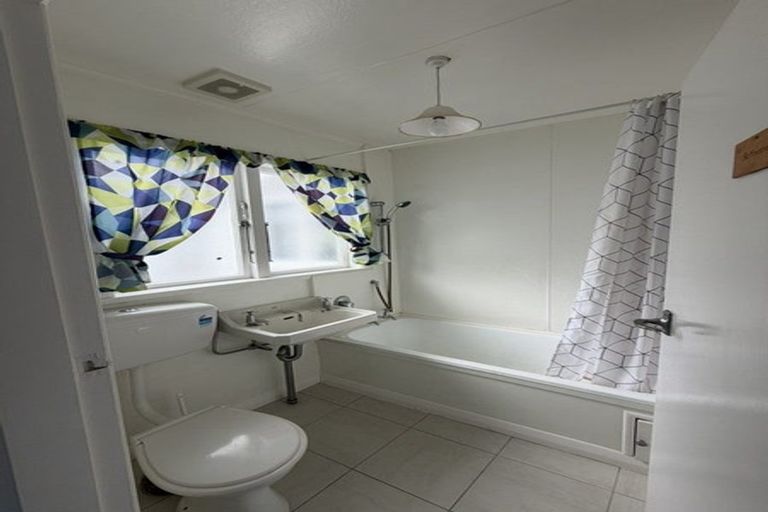 Photo of property in 130a Main Road North, Woodend, 7610